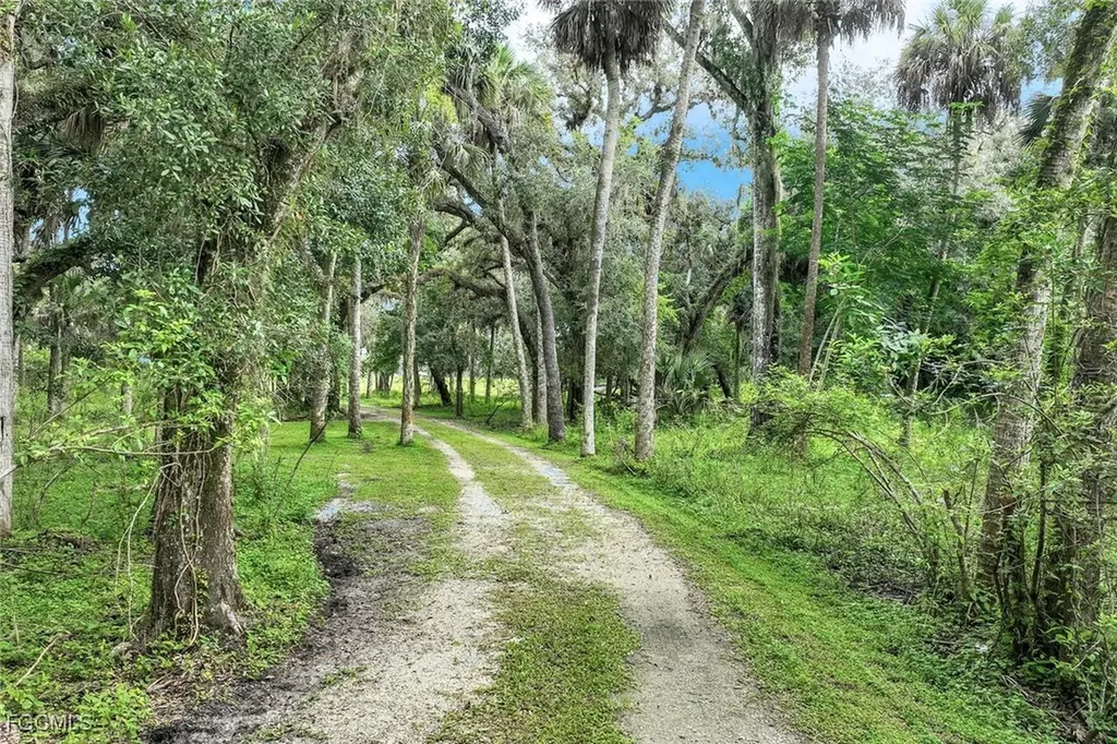 21211 Palm Beach Boulevard Alva FL 33920