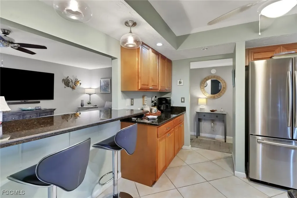 208 Cape Coral Parkway E Cape Coral FL 33904