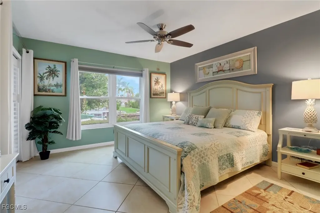 208 Cape Coral Parkway E Cape Coral FL 33904
