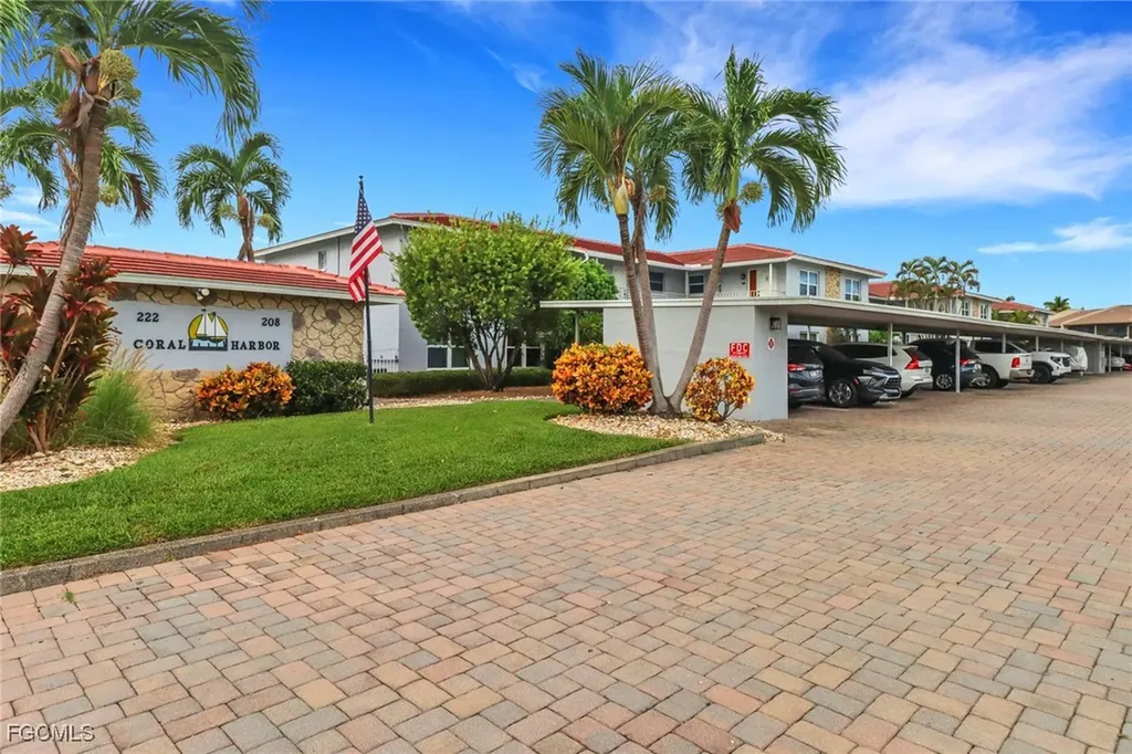 208 Cape Coral Parkway E Cape Coral FL 33904