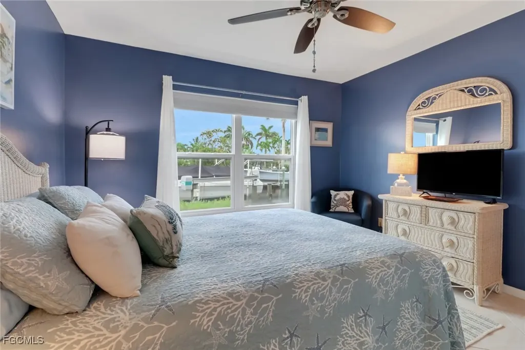 208 Cape Coral Parkway E Cape Coral FL 33904