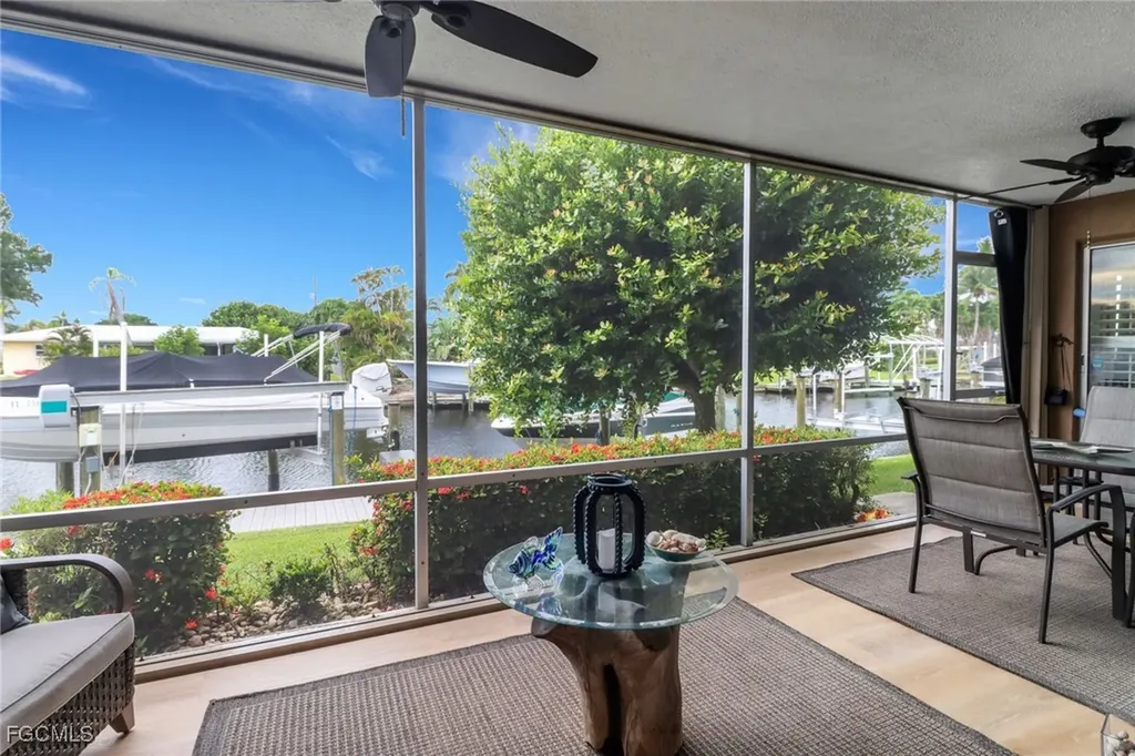 208 Cape Coral Parkway E Cape Coral FL 33904