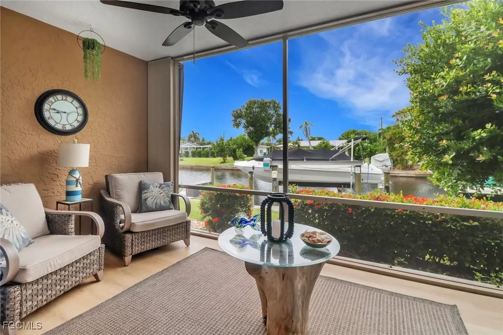 208 Cape Coral Parkway E Cape Coral FL 33904