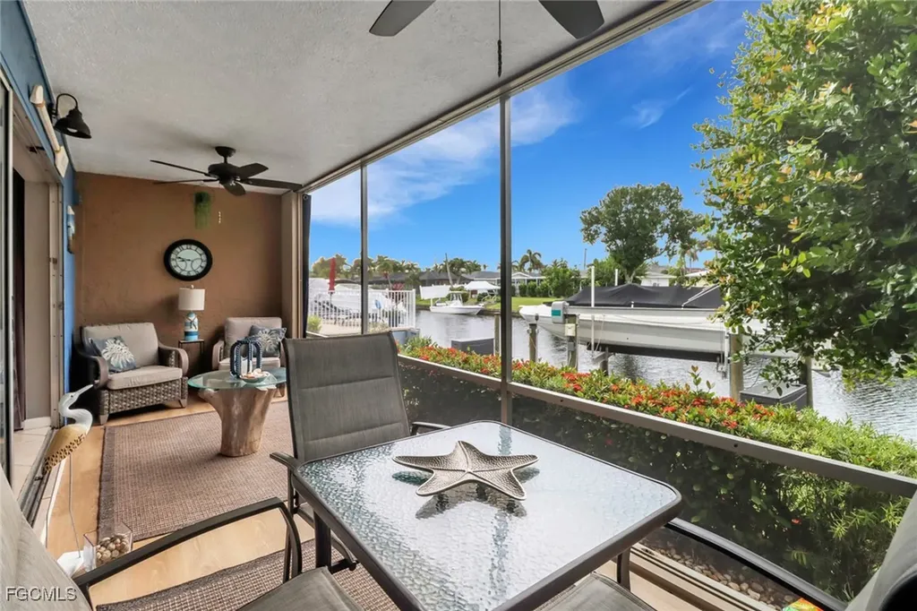 208 Cape Coral Parkway E Cape Coral FL 33904