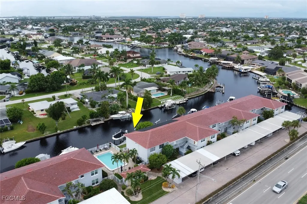 208 Cape Coral Parkway E Cape Coral FL 33904