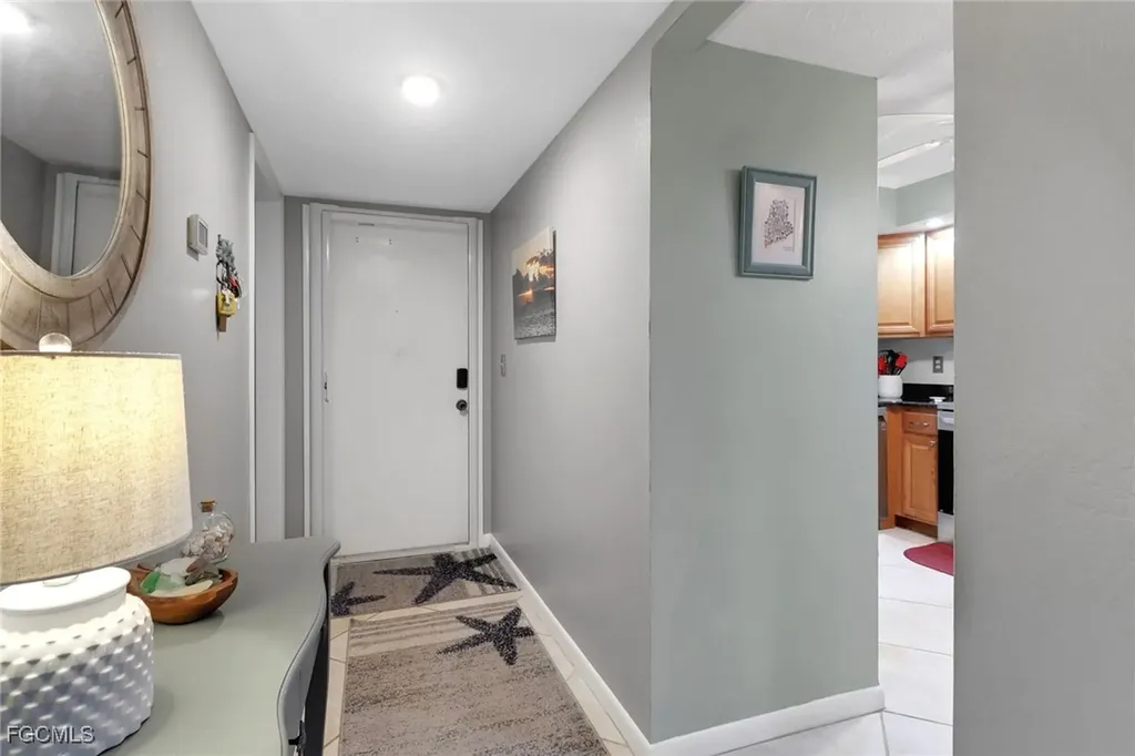 208 Cape Coral Parkway E Cape Coral FL 33904