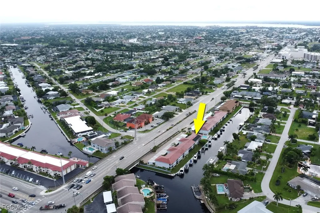 208 Cape Coral Parkway E Cape Coral FL 33904