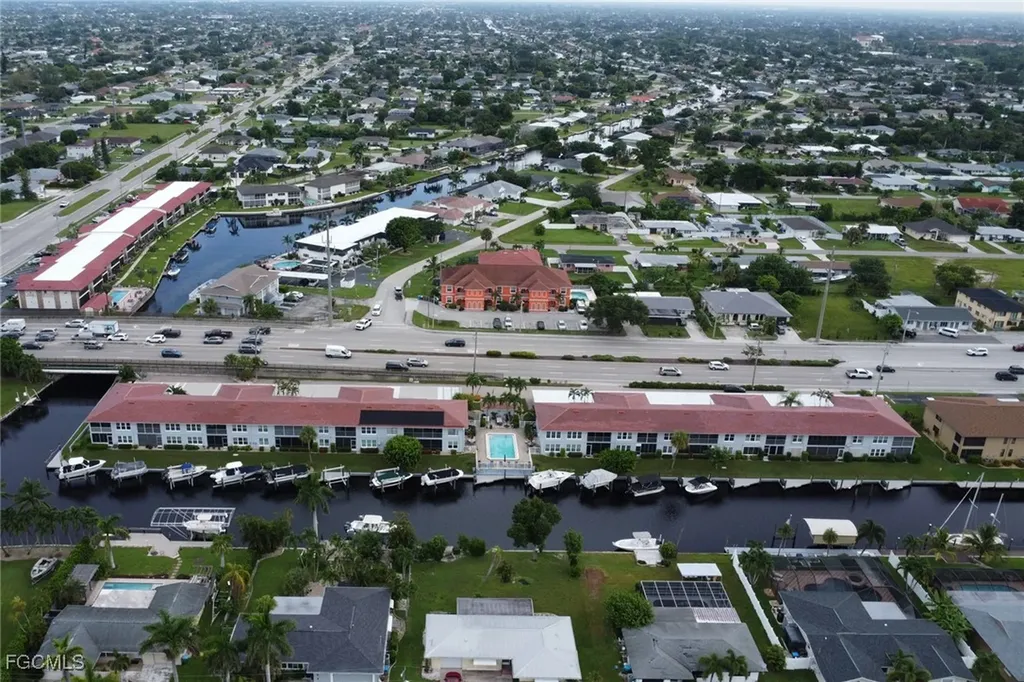 208 Cape Coral Parkway E Cape Coral FL 33904