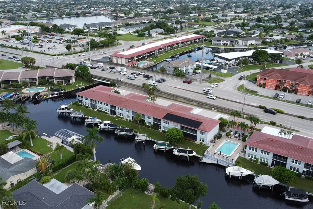 208 Cape Coral Parkway E Cape Coral FL 33904