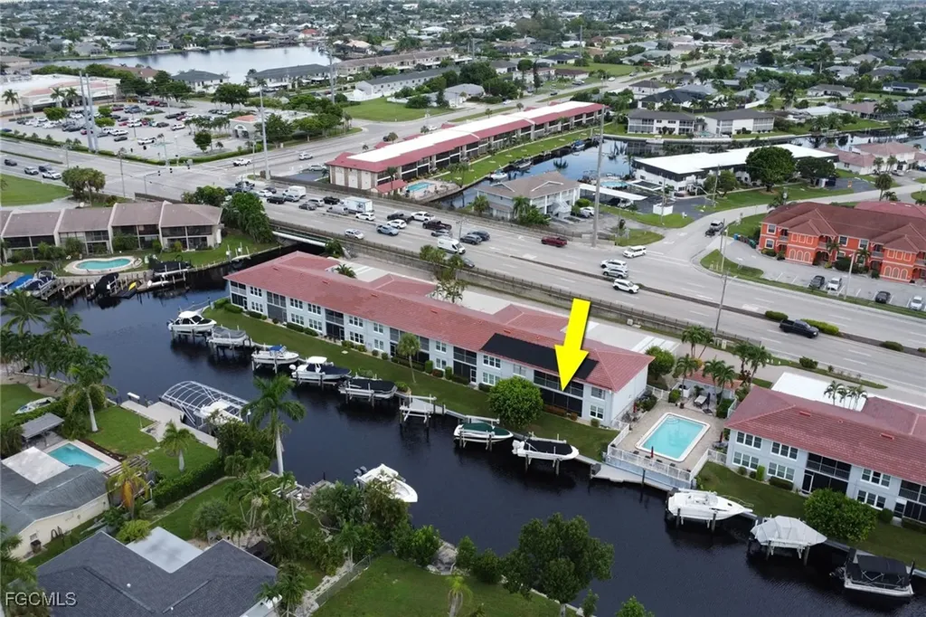 208 Cape Coral Parkway E Cape Coral FL 33904