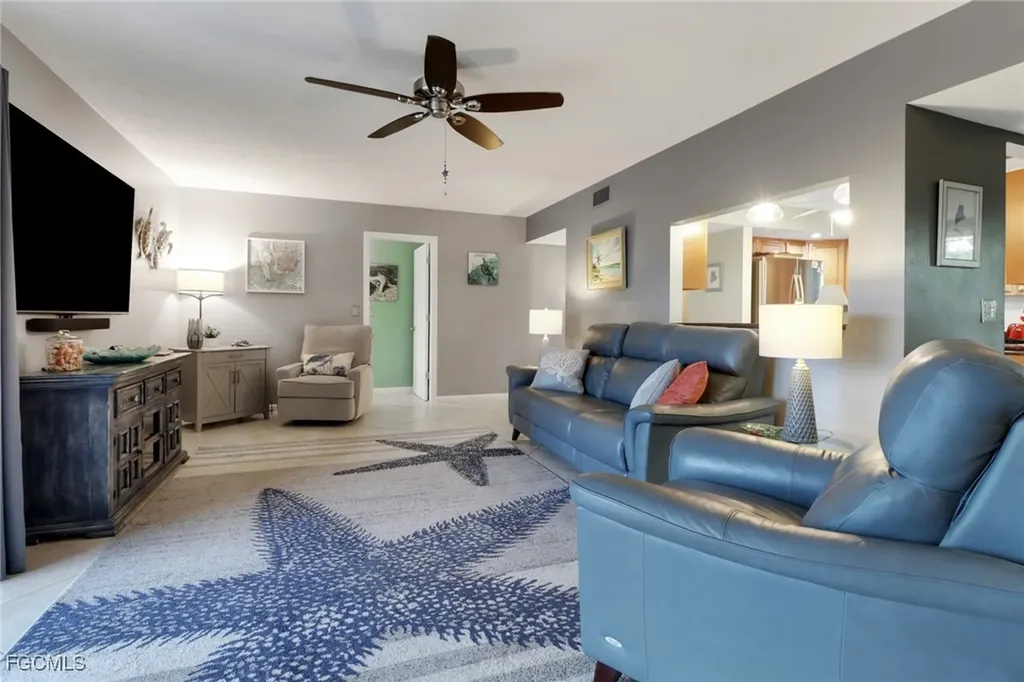 208 Cape Coral Parkway E Cape Coral FL 33904