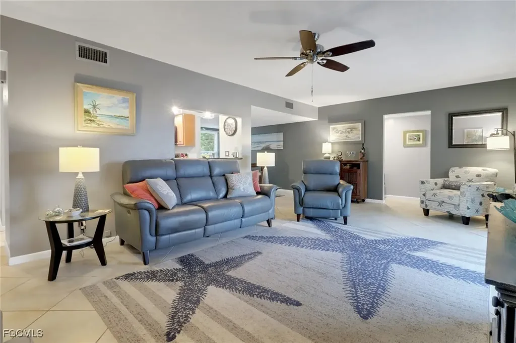 208 Cape Coral Parkway E Cape Coral FL 33904