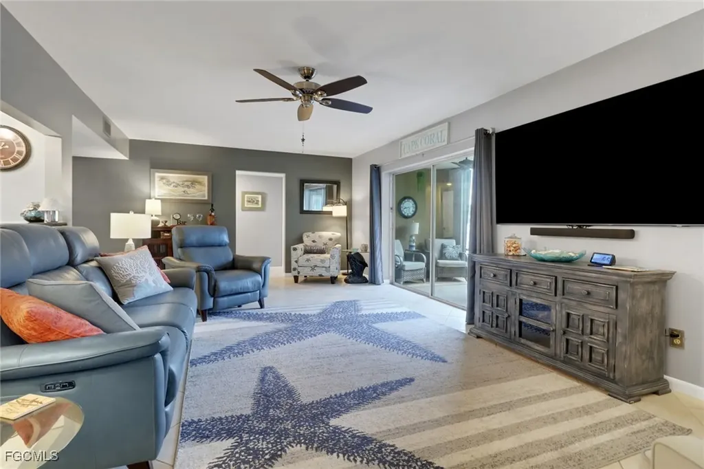 208 Cape Coral Parkway E Cape Coral FL 33904
