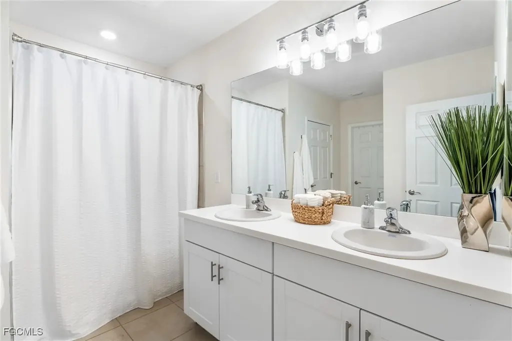 1232 NW 12th Avenue Cape Coral FL 33993