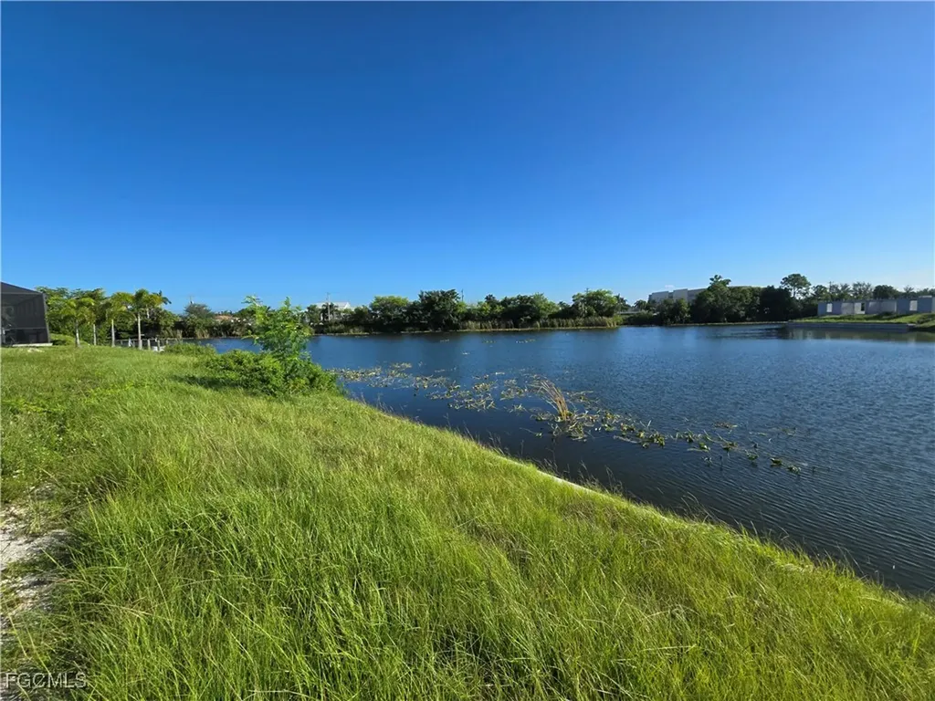 1301 SE 5th Court Cape Coral FL 33990