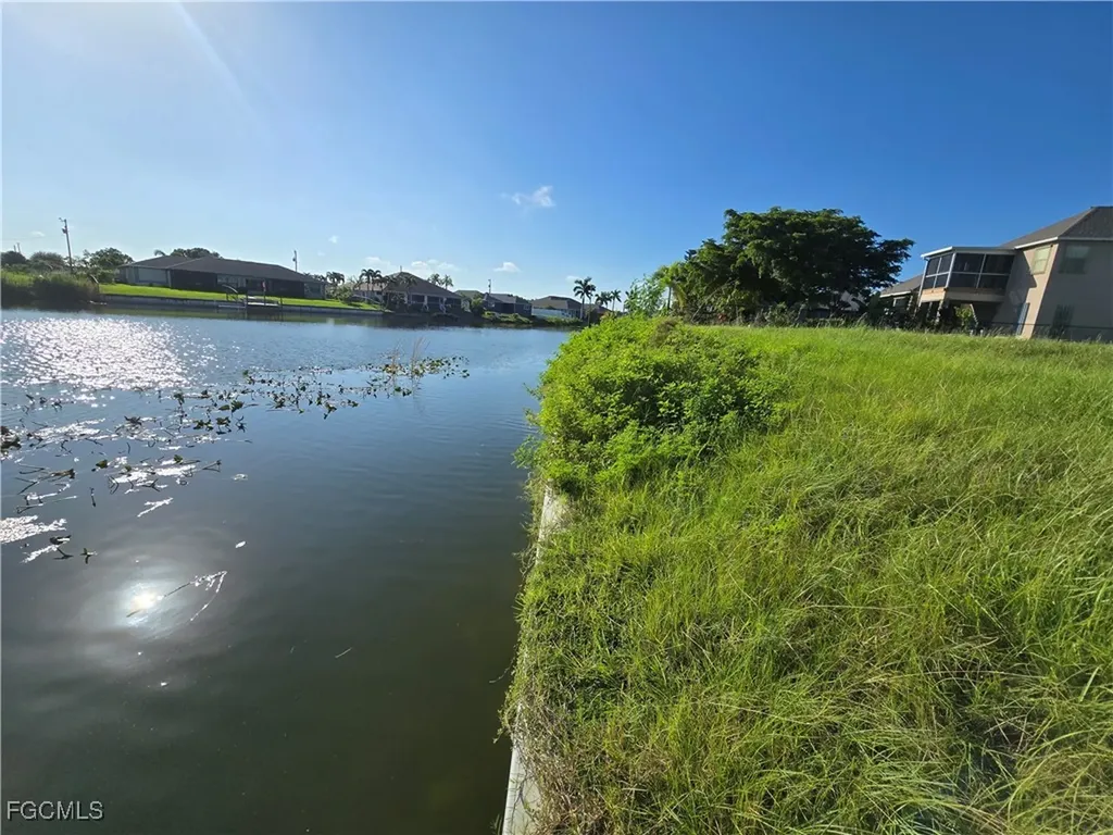 1301 SE 5th Court Cape Coral FL 33990