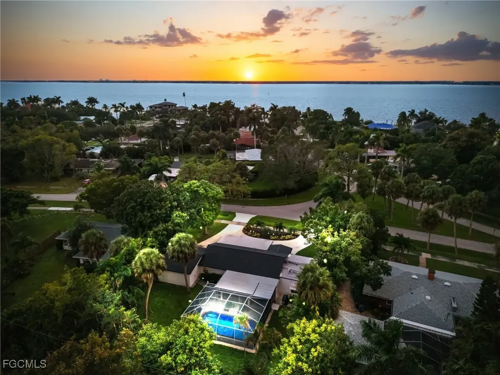 6011 Fountain Way Fort Myers FL 33919