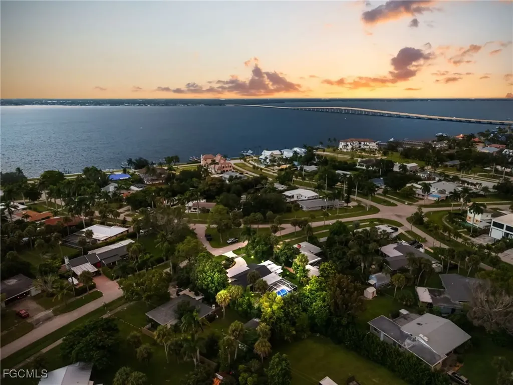 6011 Fountain Way Fort Myers FL 33919