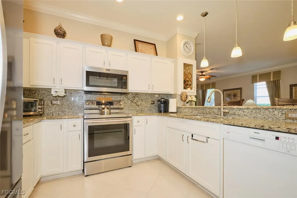 8956 Bristol Bend Fort Myers FL 33908