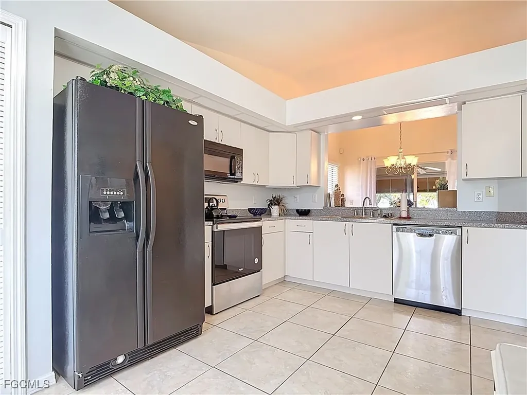 2001 Corona Del Sire Drive North Fort Myers FL 33917