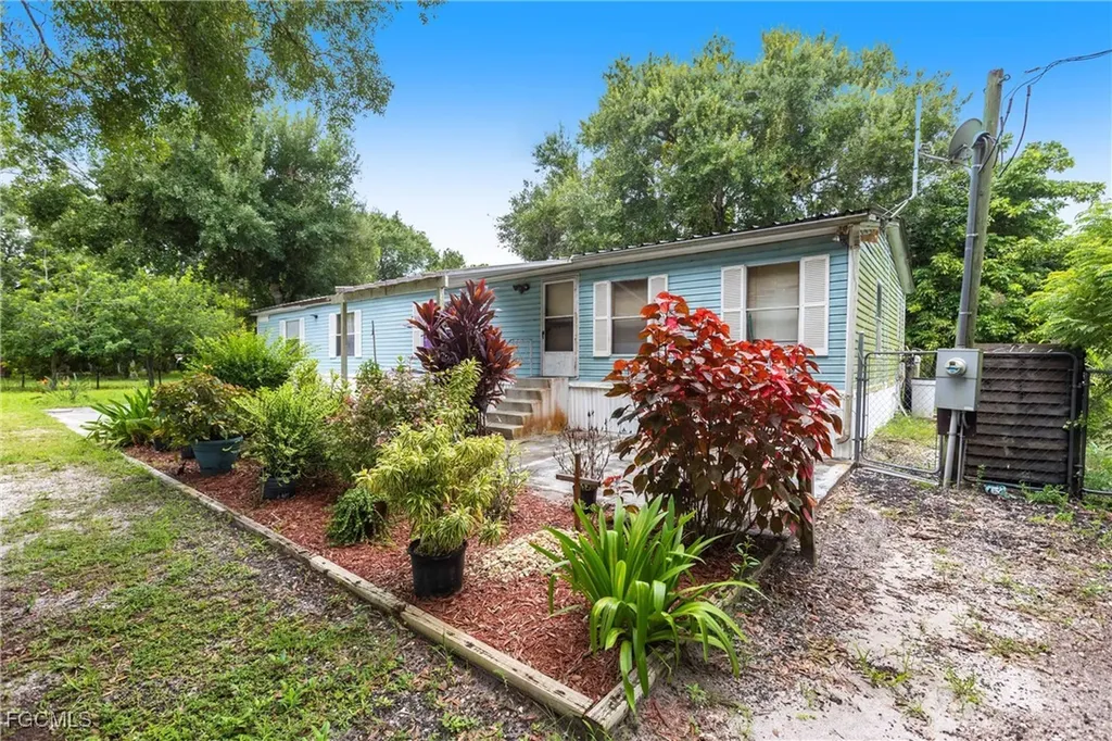 3180 Packinghouse Road Alva FL 33920