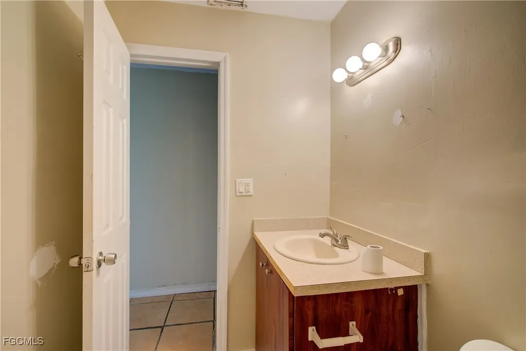 1209 SE 36th Street Cape Coral FL 33904