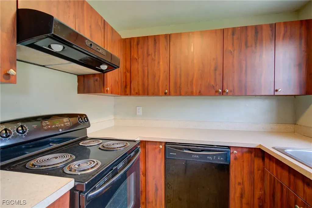 1209 SE 36th Street Cape Coral FL 33904