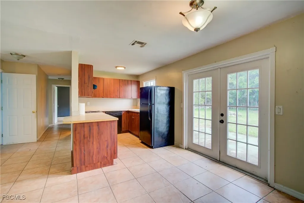 1209 SE 36th Street Cape Coral FL 33904