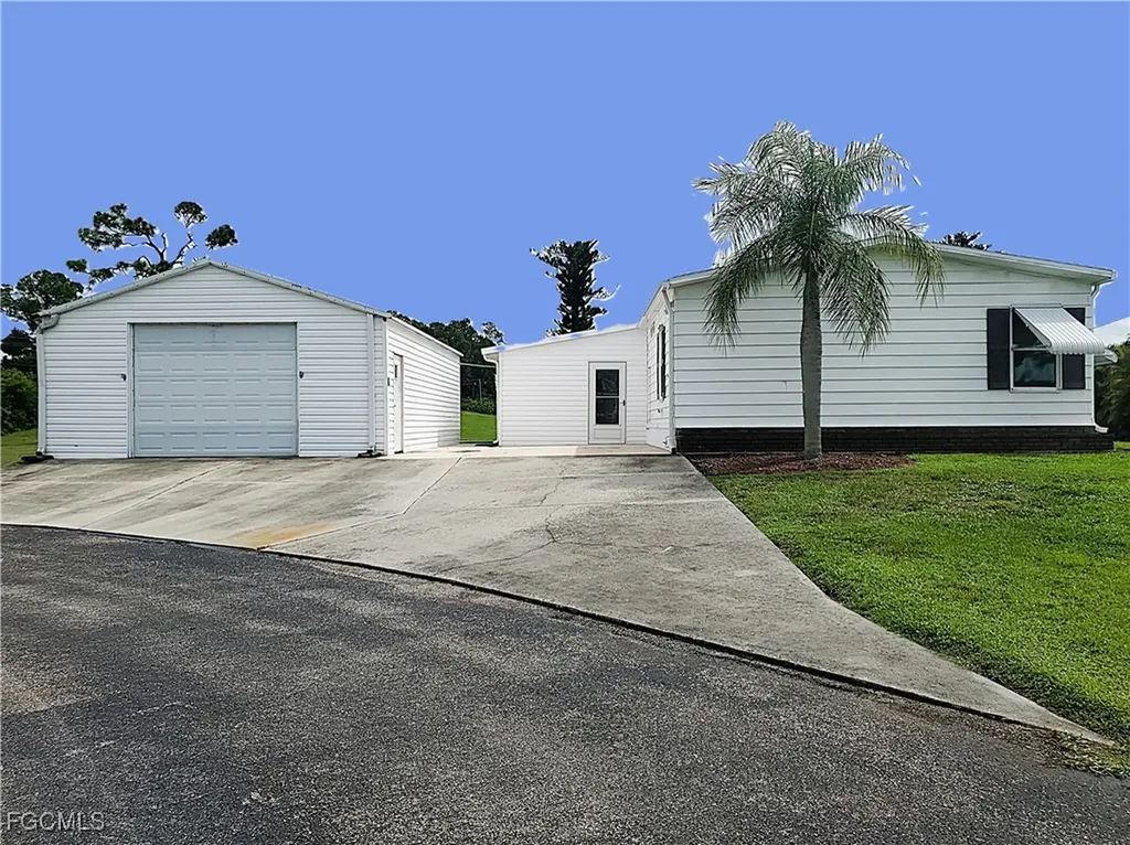 19400 Pony Lane North Fort Myers FL 33903