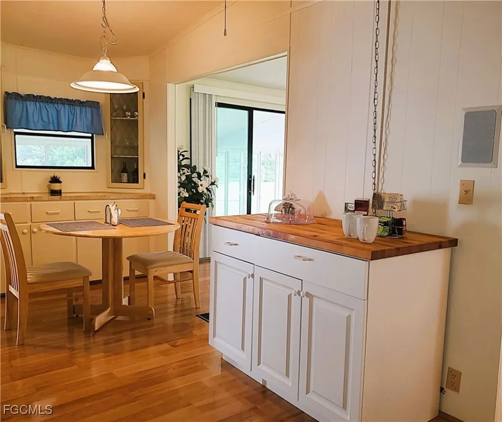 19400 Pony Lane North Fort Myers FL 33903