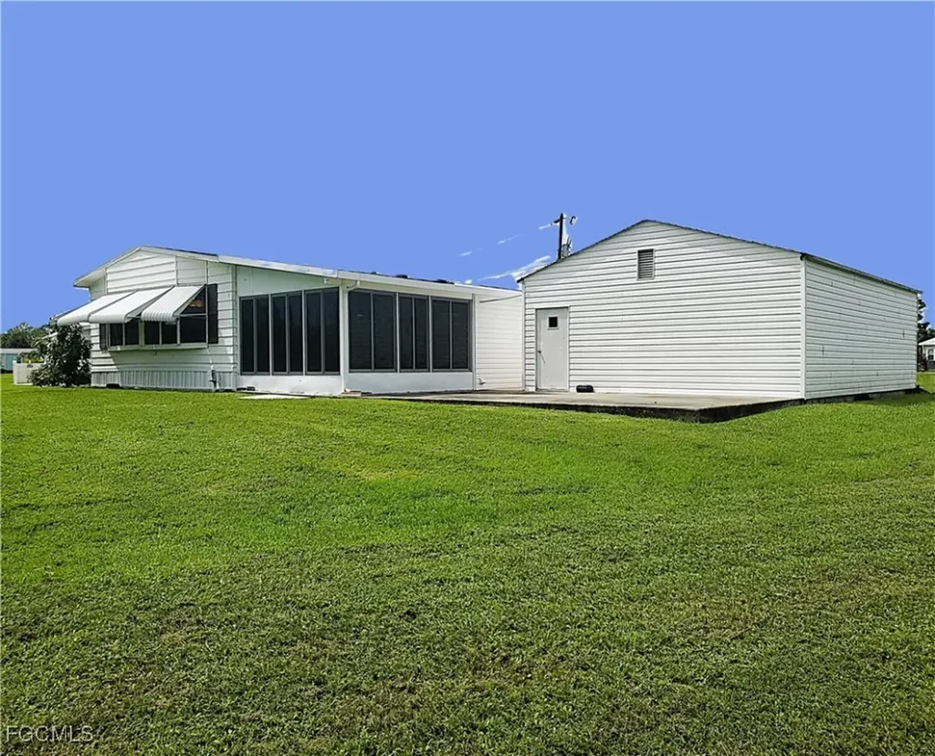 19400 Pony Lane North Fort Myers FL 33903