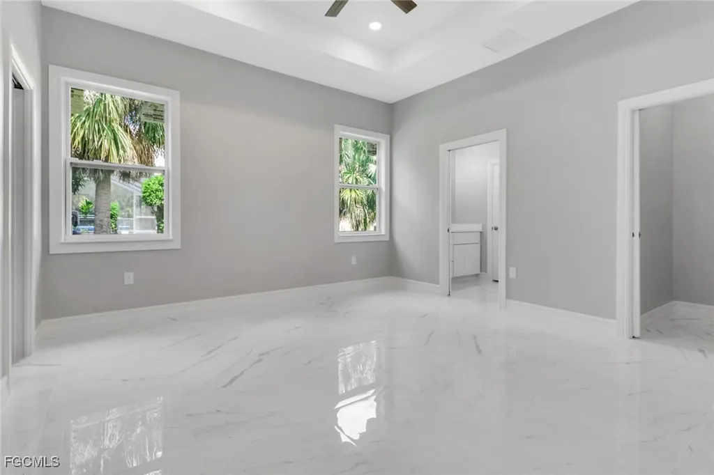 6021 Lindbrook Avenue Fort Myers FL 33905