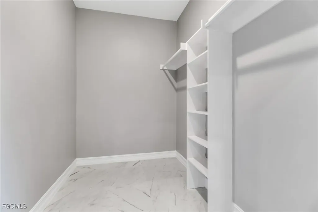 6021 Lindbrook Avenue Fort Myers FL 33905