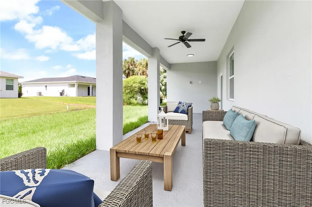 6021 Lindbrook Avenue Fort Myers FL 33905