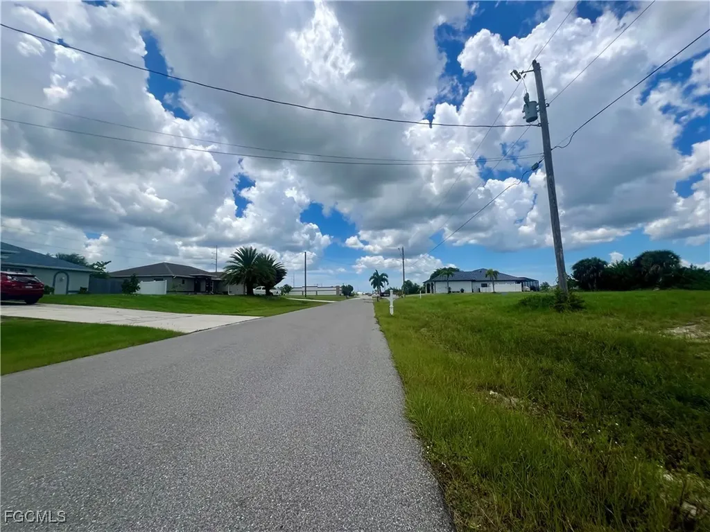 1423 NW 8th Terrace Cape Coral FL 33993
