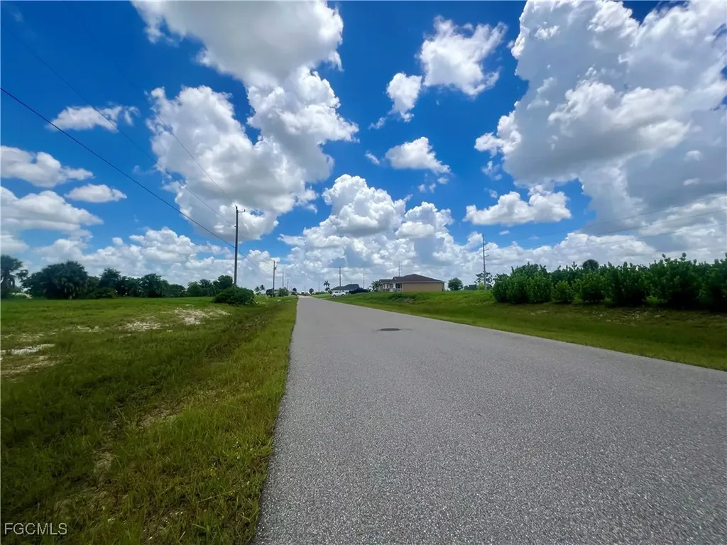 1423 NW 8th Terrace Cape Coral FL 33993