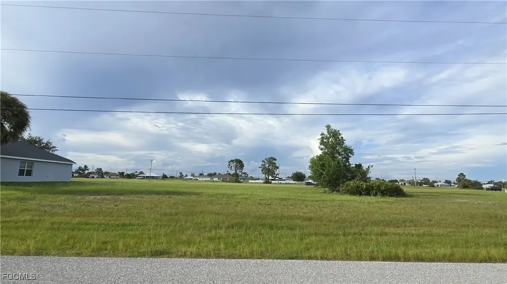 617 NW 15th Terrace Cape Coral FL 33993