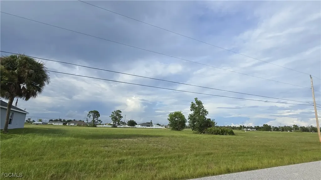 617 NW 15th Terrace Cape Coral FL 33993