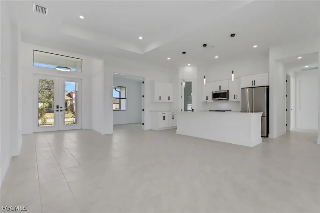 406 NE 19th Place Cape Coral FL 33909