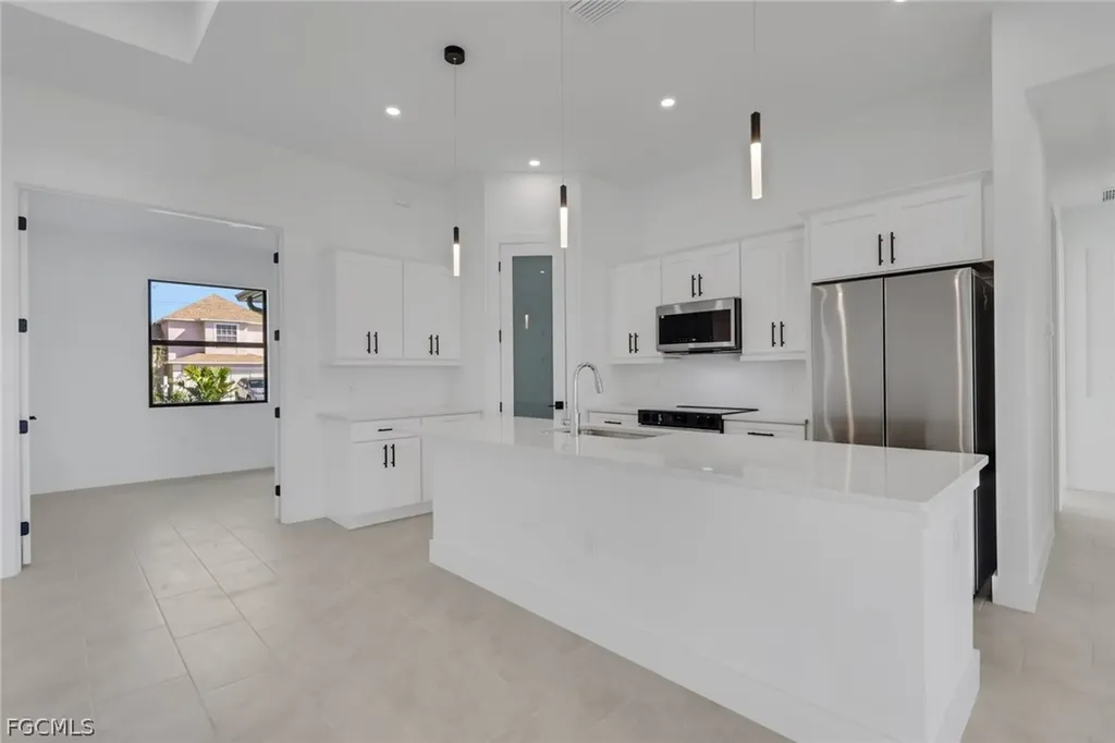 406 NE 19th Place Cape Coral FL 33909