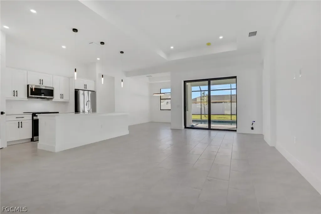 406 NE 19th Place Cape Coral FL 33909