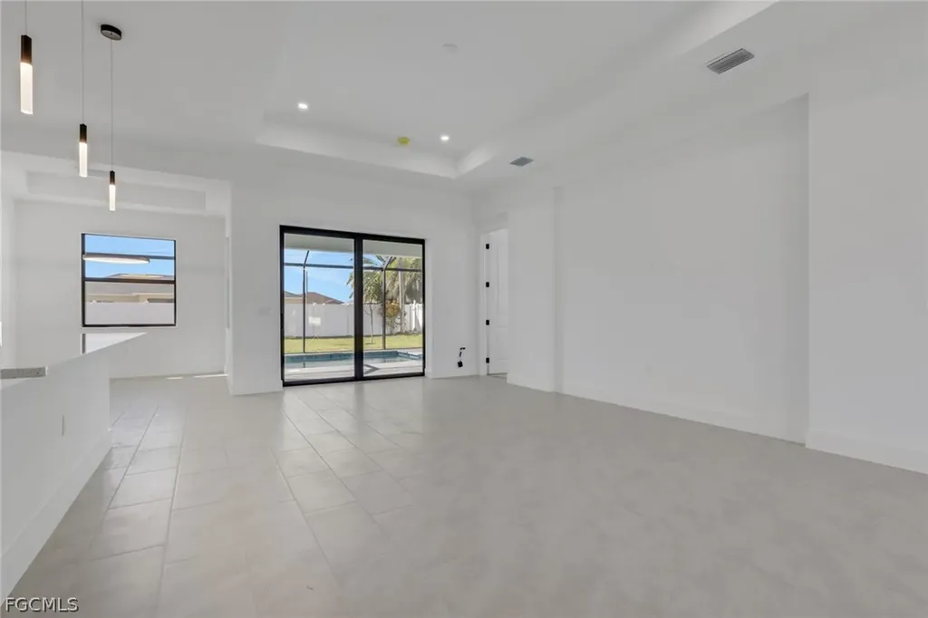 406 NE 19th Place Cape Coral FL 33909