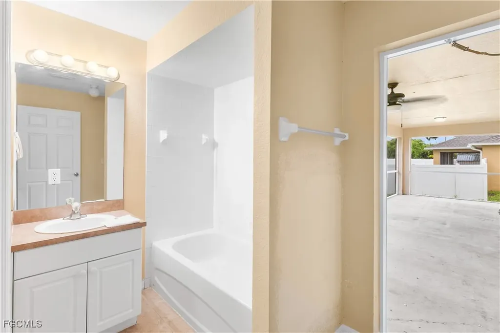 1807 SW 21st Lane Cape Coral FL 33991