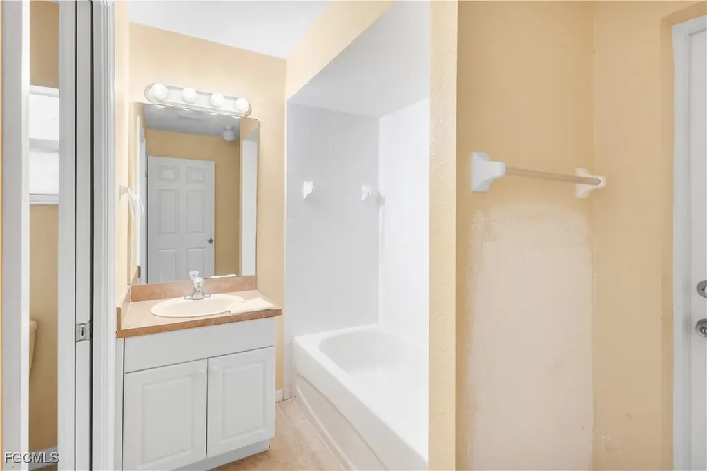 1807 SW 21st Lane Cape Coral FL 33991