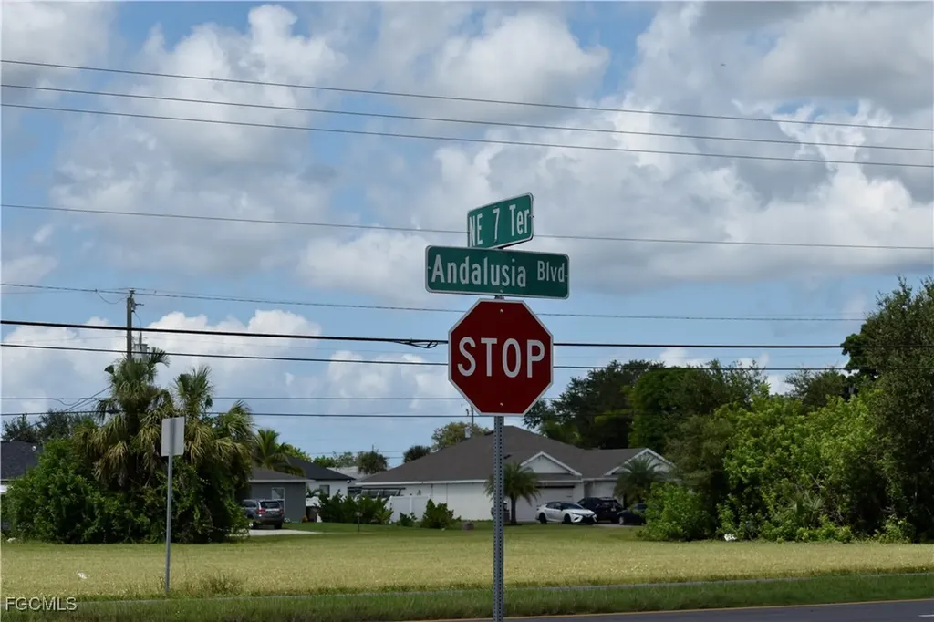 825 NE 7th Terrace Cape Coral FL 33909