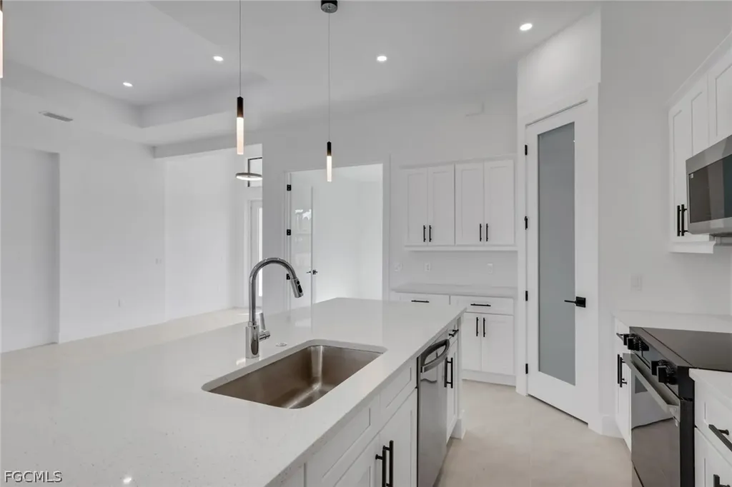 131 NW 7th Terrace Cape Coral FL 33993