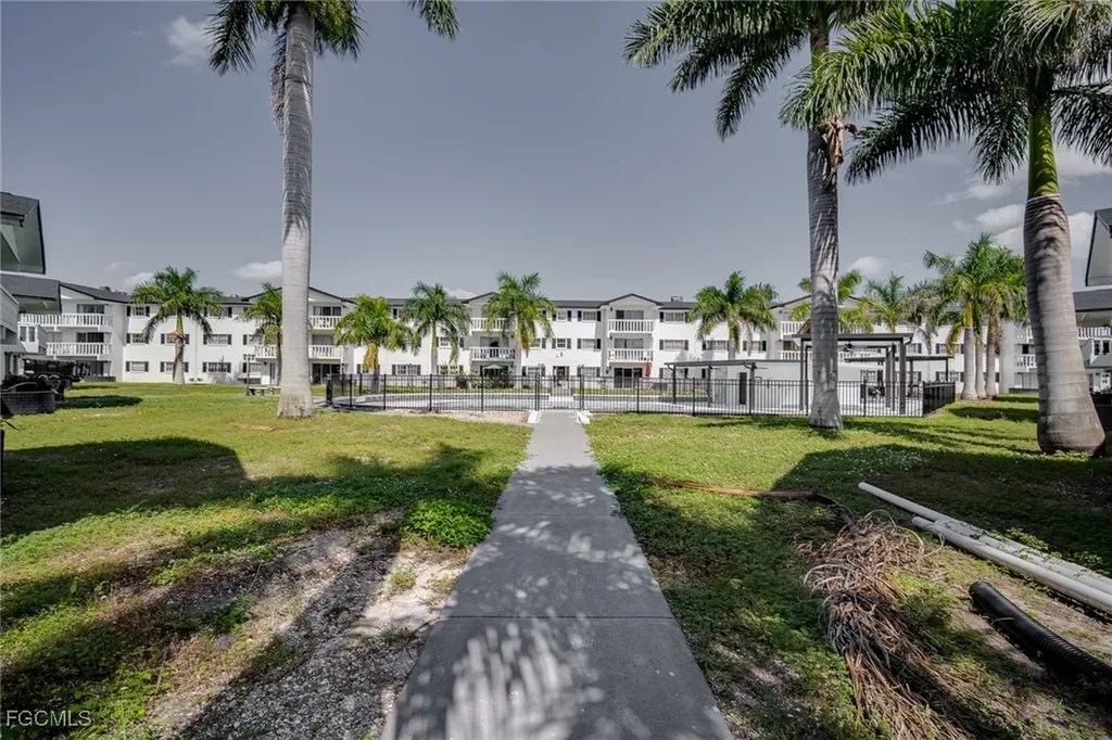 3706 Broadway Fort Myers FL 33901