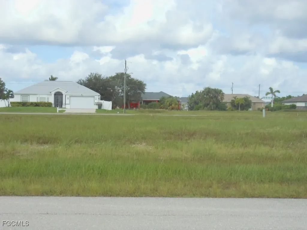 2830 NW 7th Place Cape Coral FL 33993