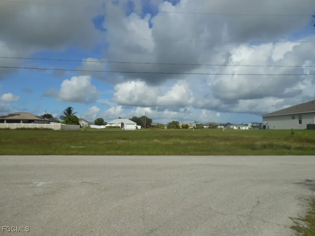 2830 NW 7th Place Cape Coral FL 33993