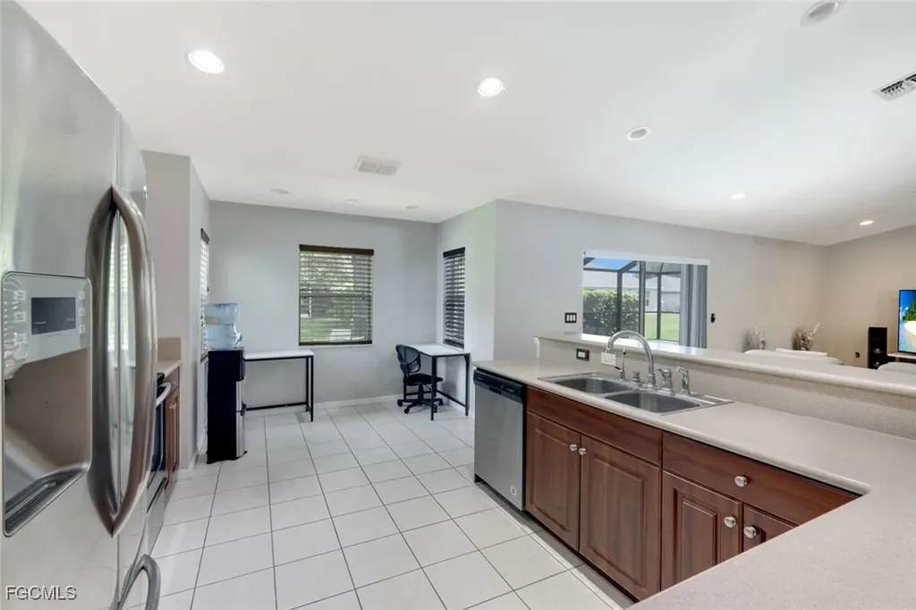 3109 NE 6th Place Cape Coral FL 33909